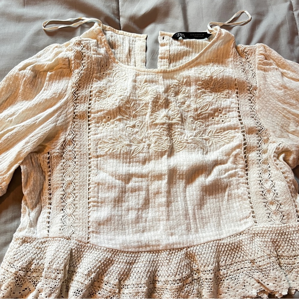 Zara Cream Lace Detail Cottagecore Quilt Pattern Puff Sleeves Ruffled Hem Blouse - Picture 4 of 15